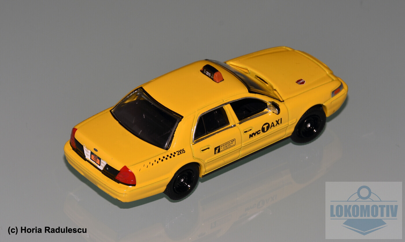 64-NYC-Cab-Ford-Crown-Vic-2001-2.jpg