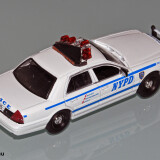 64-NYPD-Ford-Crown-Vic-2011-2