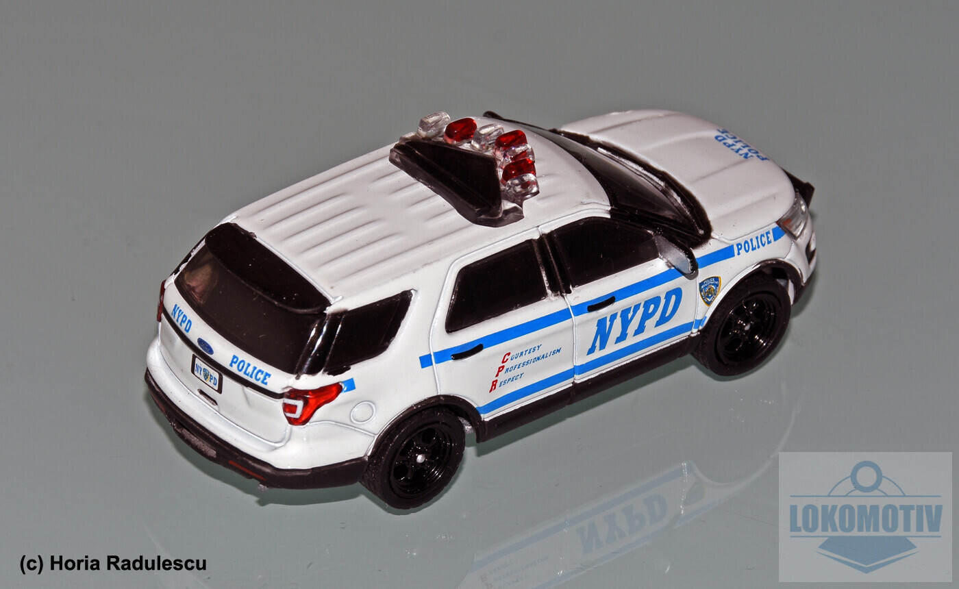 64-NYPD-Ford-Explorer-Police-Interceptor-Utility-2016-2.jpg