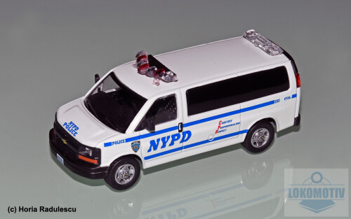 64 NYPD Chevrolet Express 2003 1
