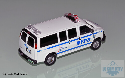 64 NYPD Chevrolet Express 2003 2